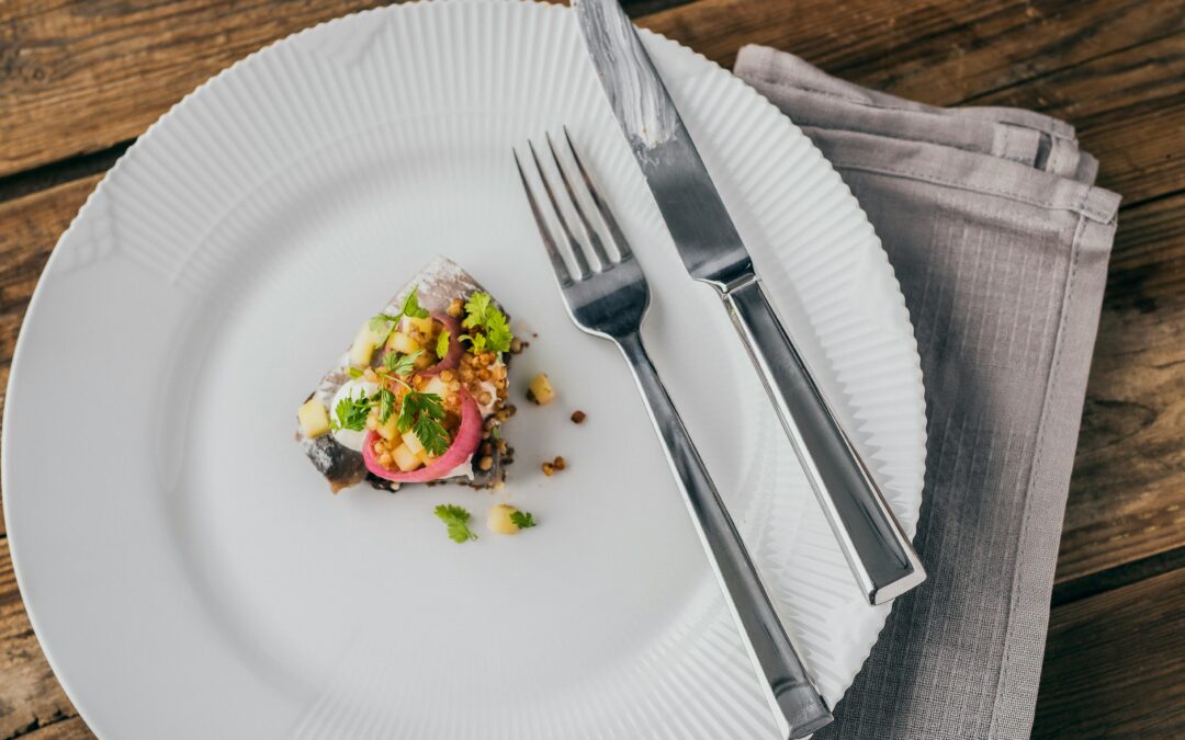 Why Athletes Stop Feeling Hungry When They’re Undereating | Appetite Suppression in Athletes
